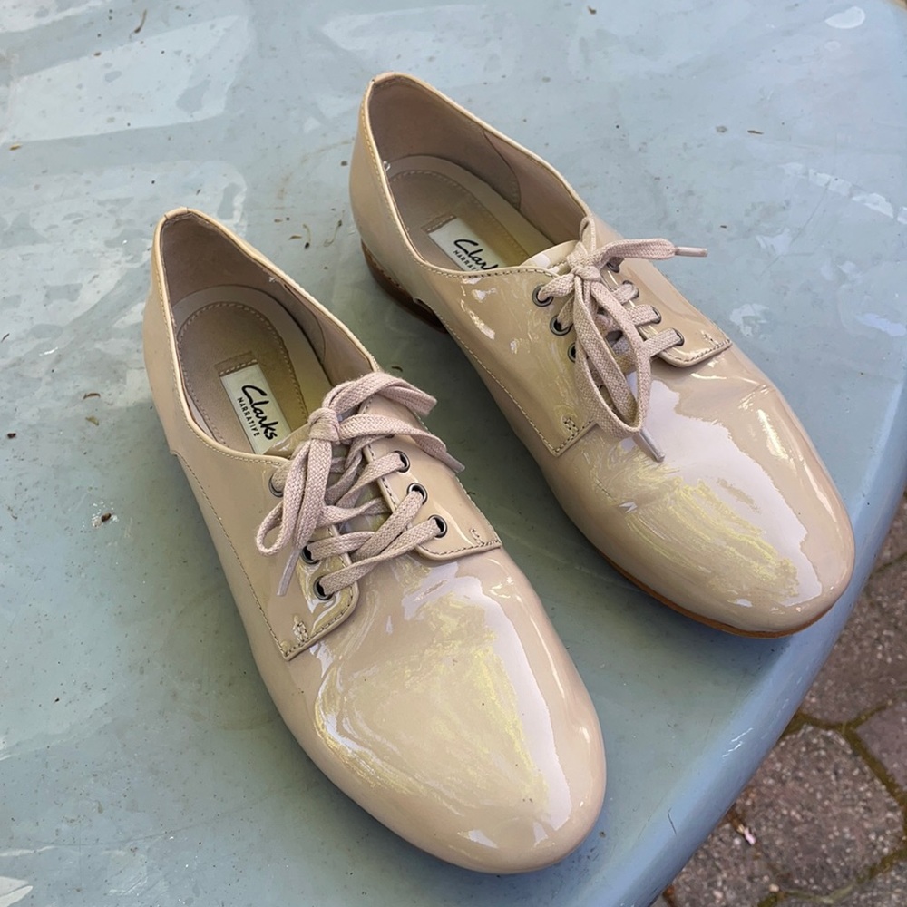 Used Clark’s dress flats